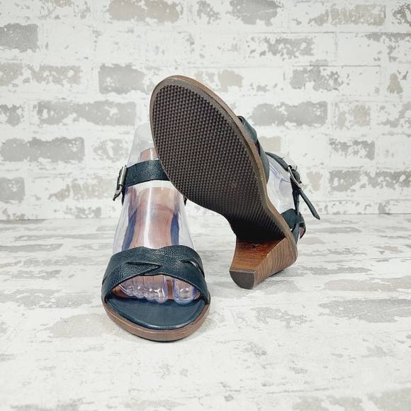 New Trask Saydee Leather Cone Heel Strappy  Sandals D51 - Picture 10 of 14